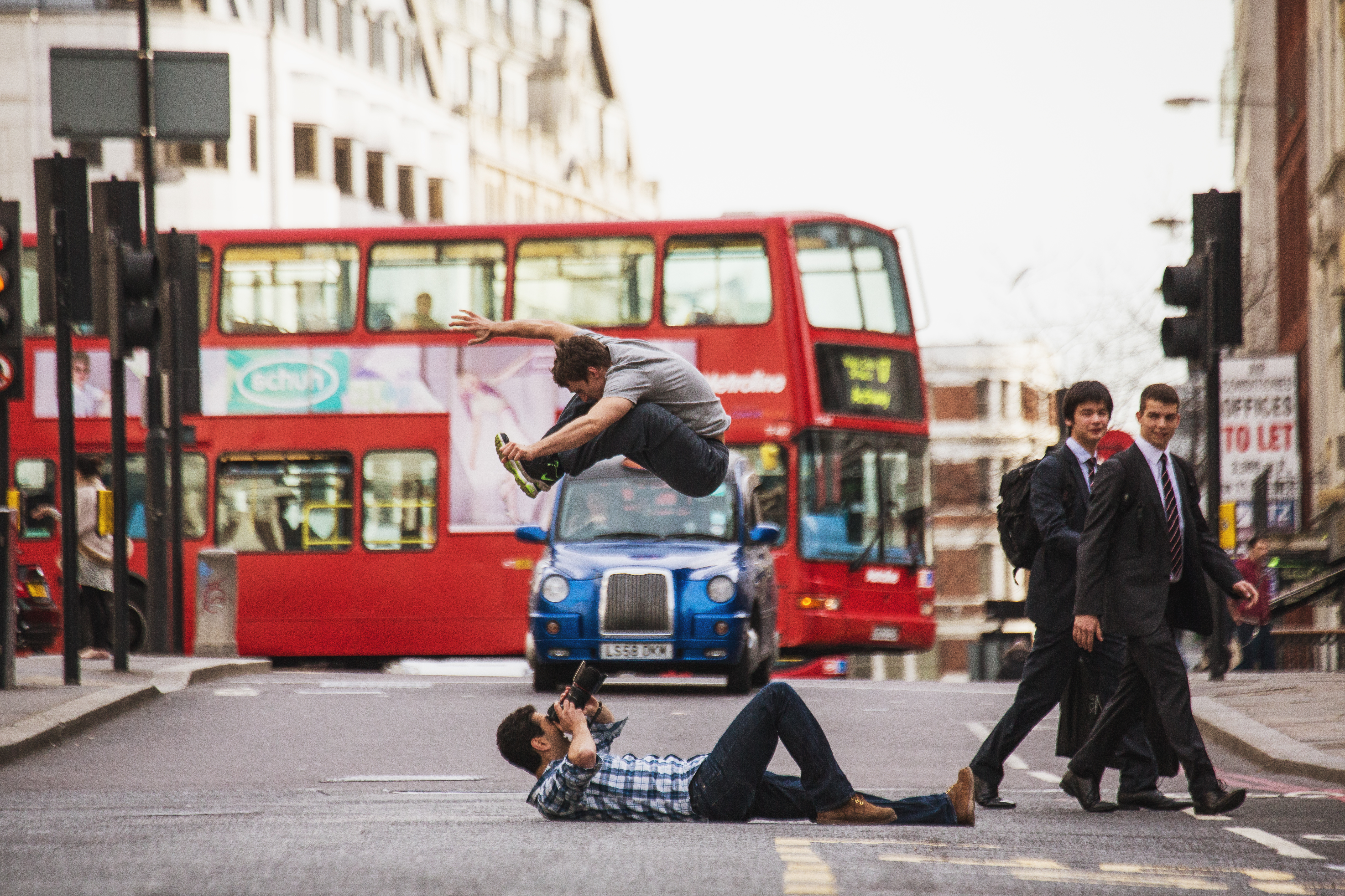 The Dance of Urban Existence: Unveiling Jevan Chowdhury’s 'Moving London' on Sedition