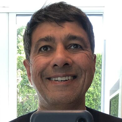 Mihail Lari profile picture