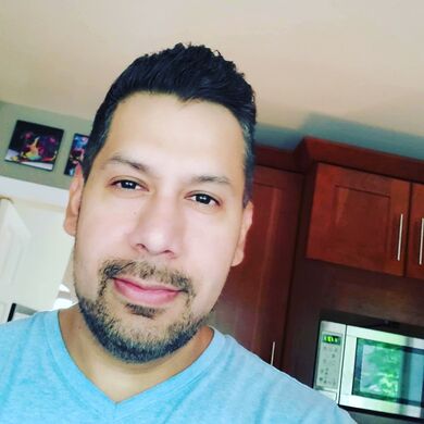Aaron Flores